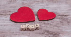 Read more about the article 10 Romance Novels We Couldn’t Put Down in 2025